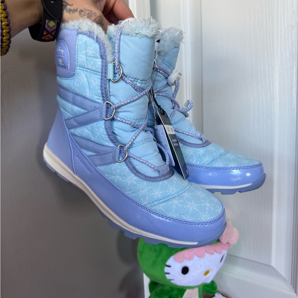 Women’s snow boots